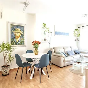 https://sonrisa-apartment-rent-a-smile.hotelsinnerja.org