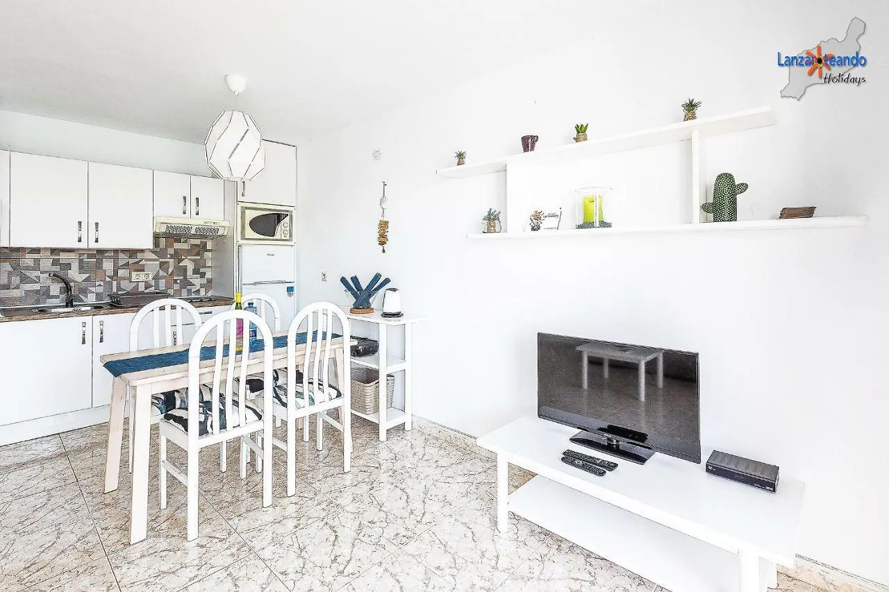 Vivienda Vacacional Rose Costa Teguise Apartment